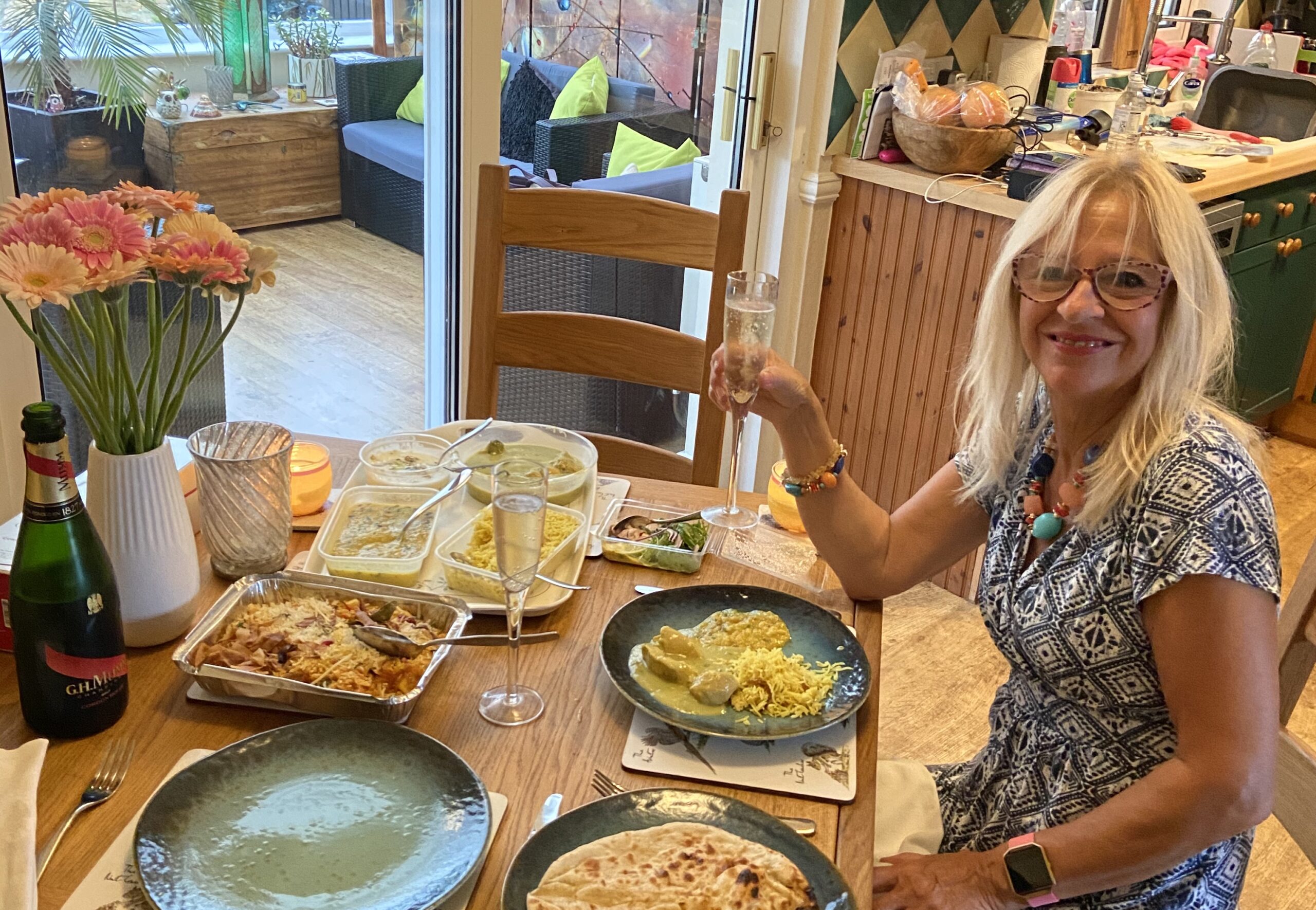 Indian takeaway with bubbles